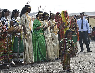 330px-Djiboutian_women_dressed_in_traditional_Afar_and_Issa_tribal_attire.jpg