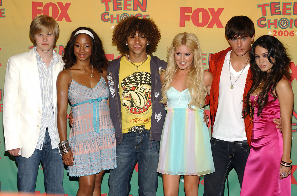 6359980101956113071698207903_2006+Teen+Choice+Awards+Press+Room+AEy2wC7oQh3x.jpg