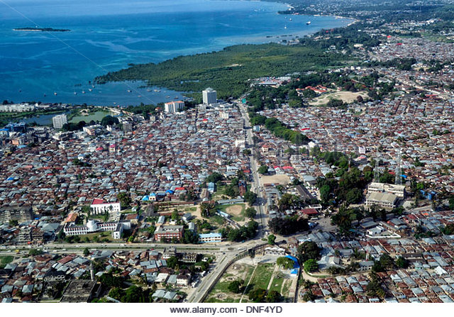 aerial-view-of-zanzibar-city-in-zanzibar-island-tanzania-eastern-africa-dnf4yd.jpg