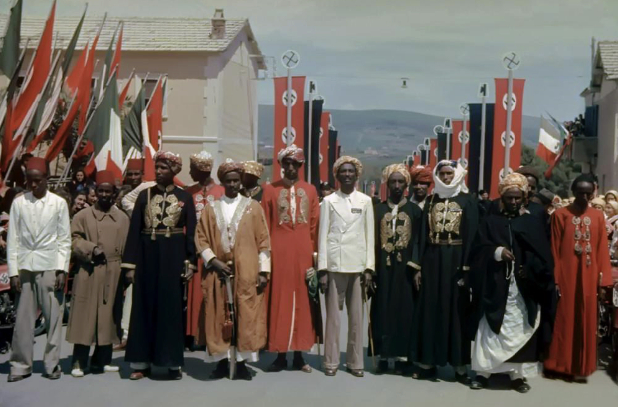 We need to bring back this upper class beautiful Somali clothing ...