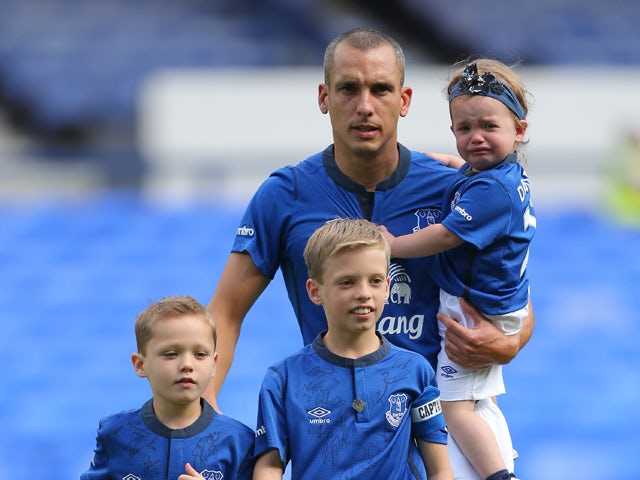 everton-leon-osman.jpg