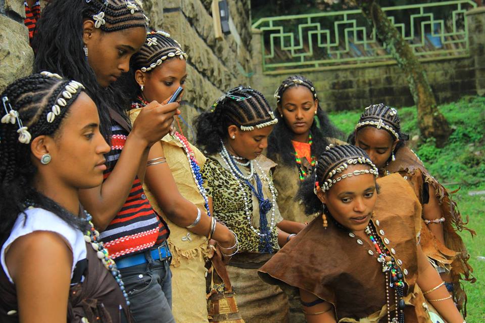 Hadiya-Ethiopia-Women-Wearing-Traditional-Clothing-Nov-2014.jpg