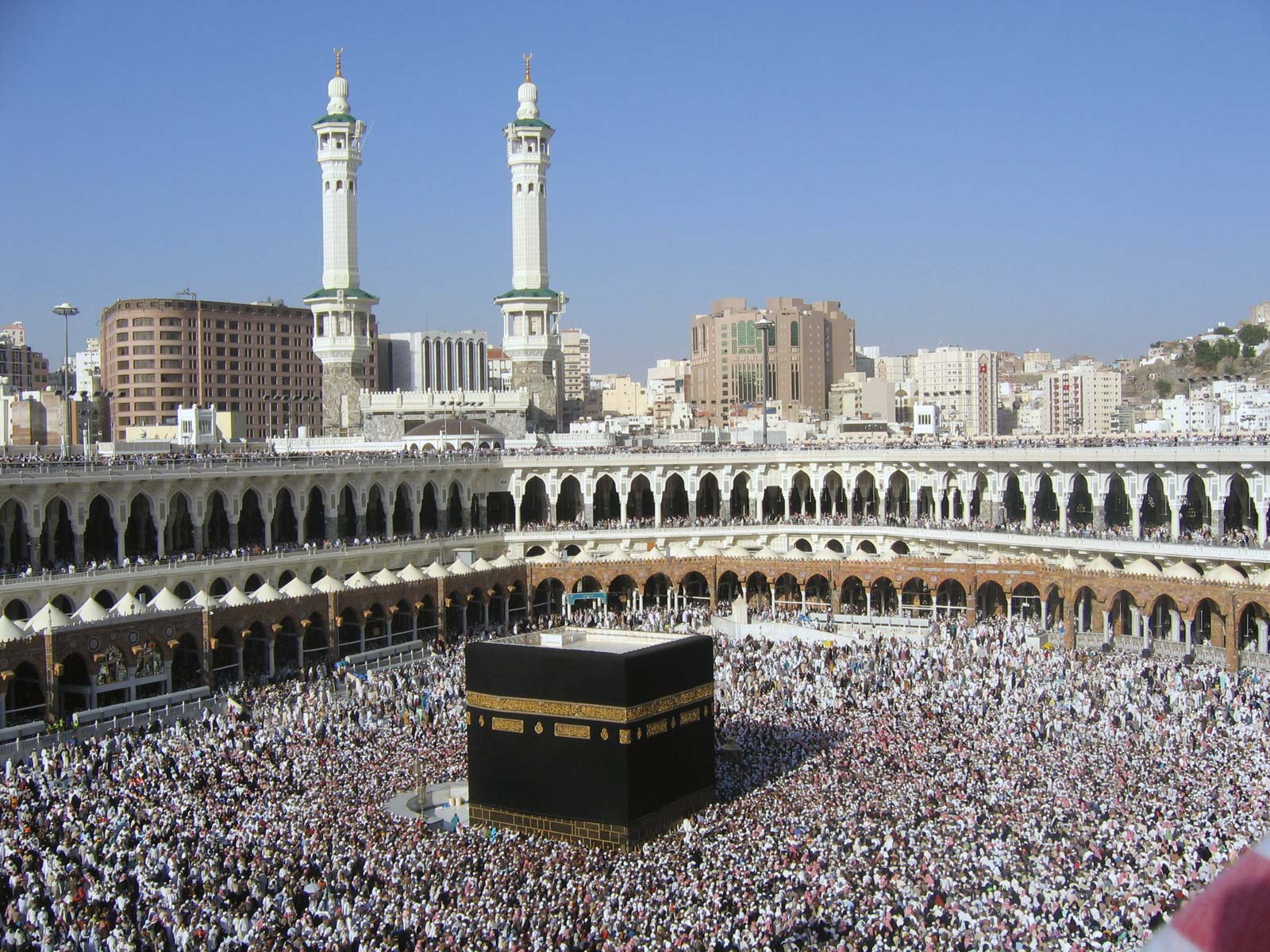 pilgrims-Muslim-Kabah-Great-Mosque-of-Mecca.jpg