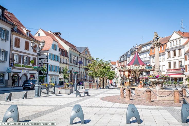 Place de l'Hôtel de Ville, Molsheim.jpeg