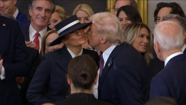 skynews-trump-melania-awkward-kiss_6805386.jpg