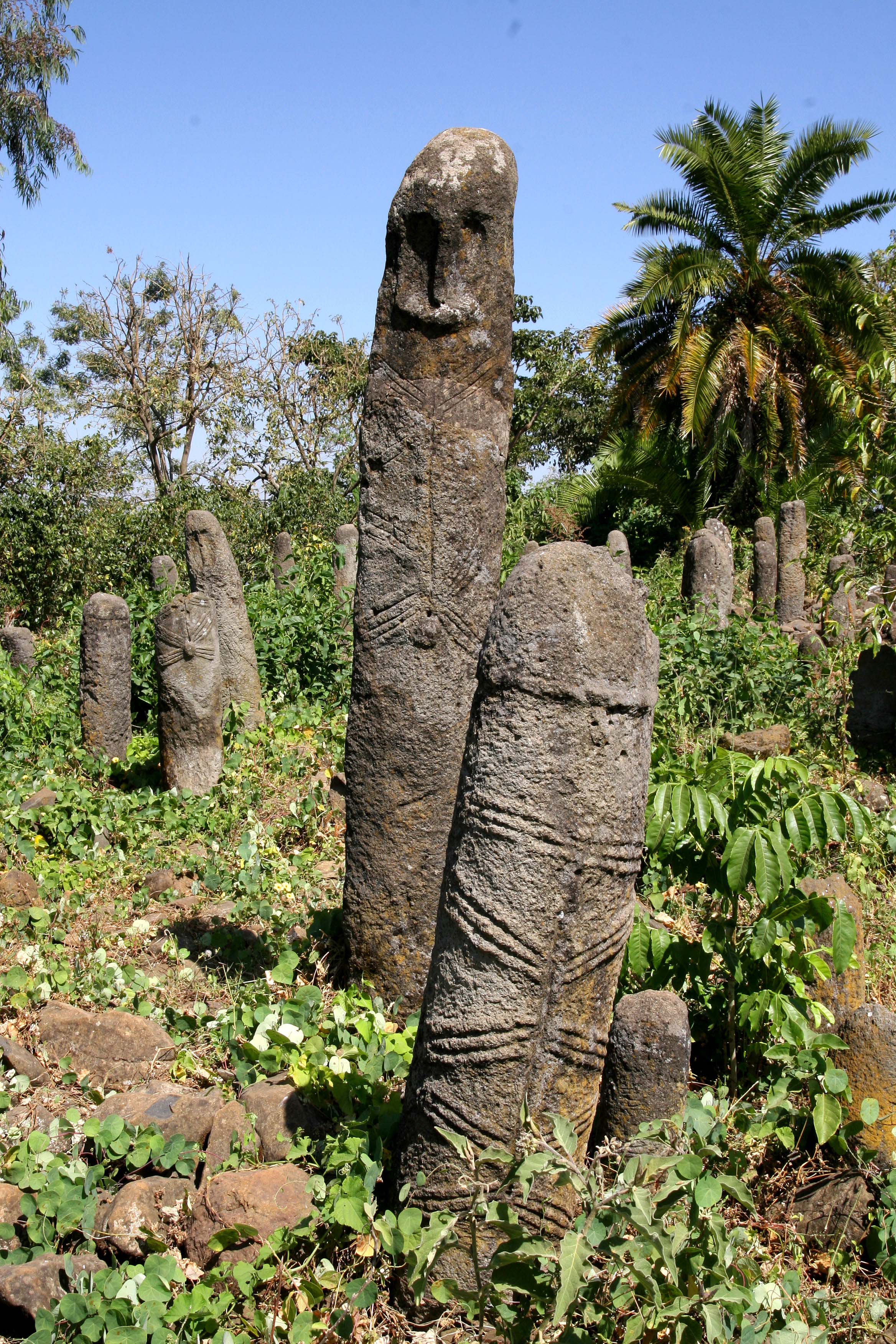 Tutu_Fela_Phallic_Stele_2.jpg