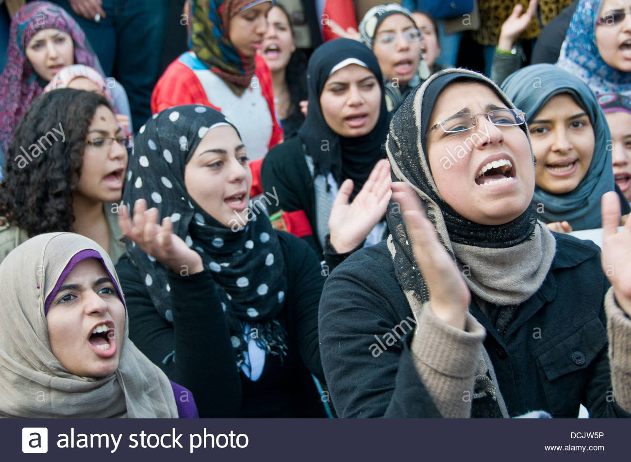 women-protesters-tahrir-square-cairo-egypt-DCJW5P.jpg