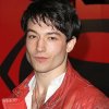 ezra_miller_the_flash_backs_superman_38634_irloa.jpg