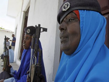 Somalia_Women_Soldiers_Army_Ranks_AP_360.jpg