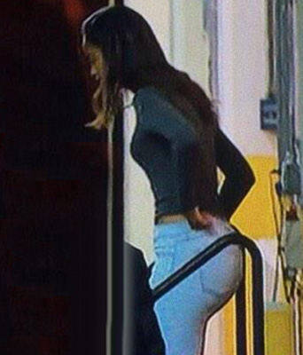 malia-obama-butt-1.jpg