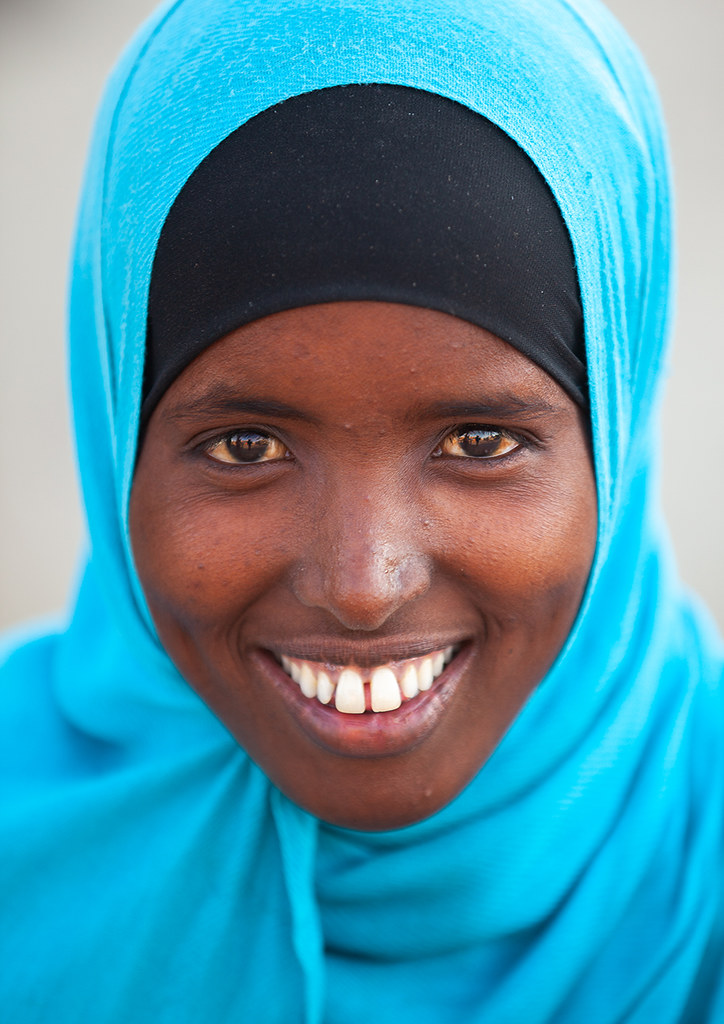 Portrait of a somali girl wearing a blue hijab, Woqooyi Ga… | Flickr