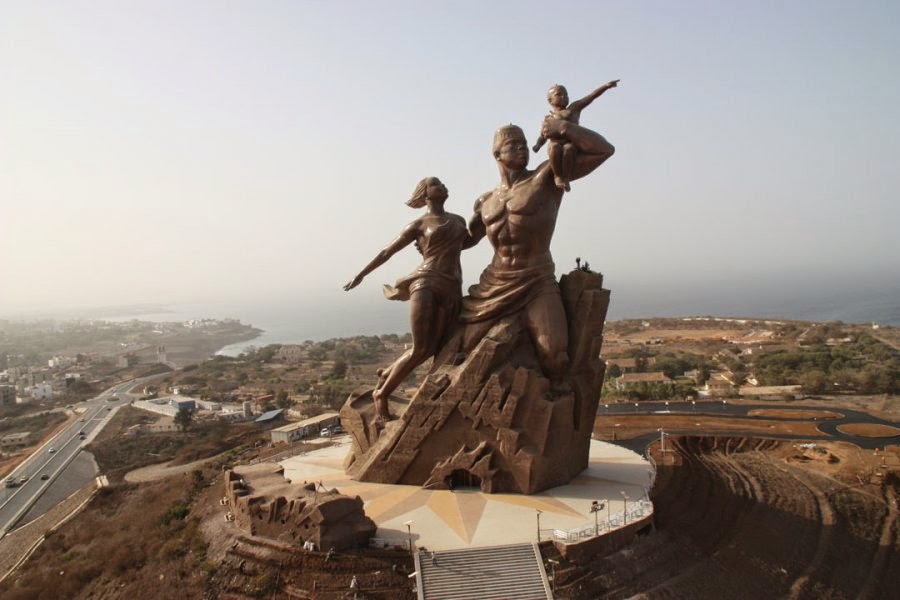 Monument%2Bto%2Bafrican%2Brenaissance%2Bsenegal%2Bafrica%2Bsculpture%2Bstatue.jpg