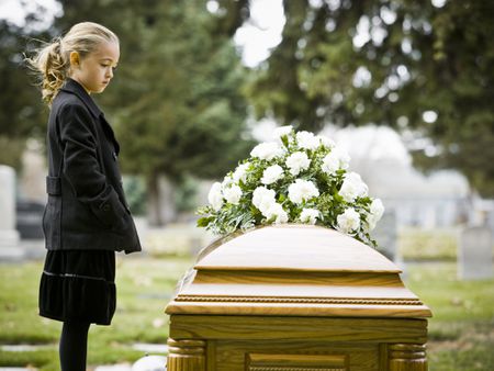 Funeralflowers-GettyImages-104304949-5a3deb0c4e46ba0036947fc8.jpg