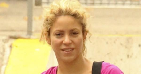 rs_300x300-131003144157-6300.2shakira-no-makeup.ls.10313.jpg