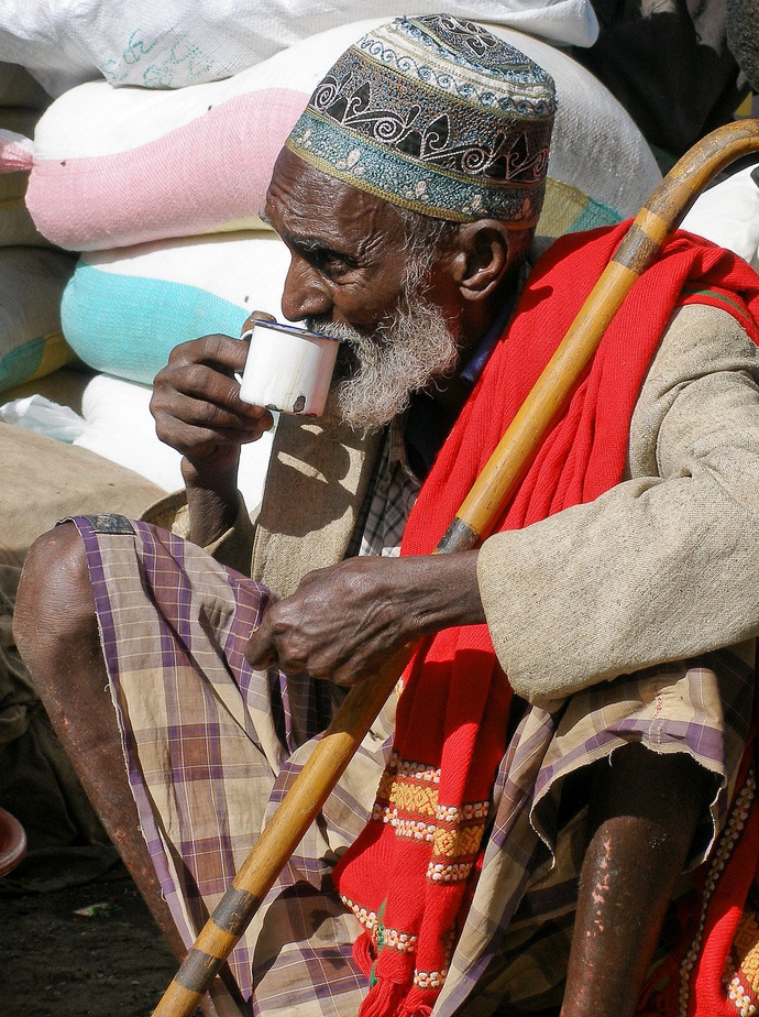 Old_man_in_Harar.jpg