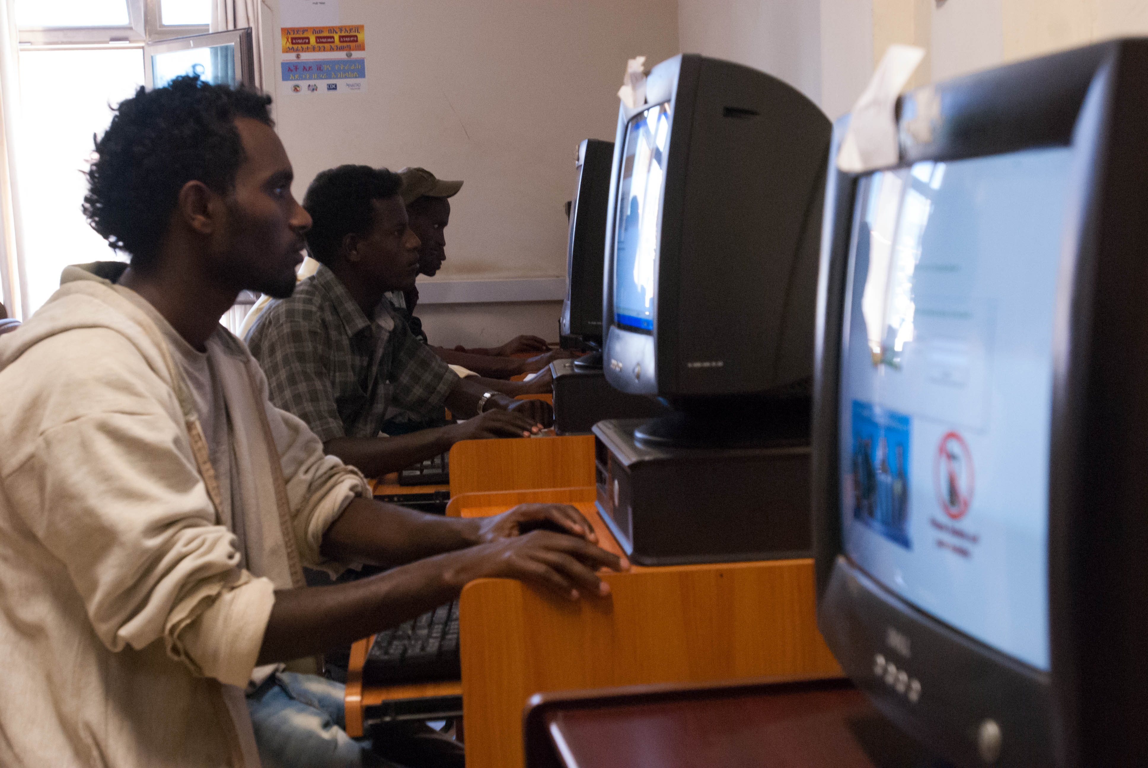 ethiopian-internet-cafe.jpg