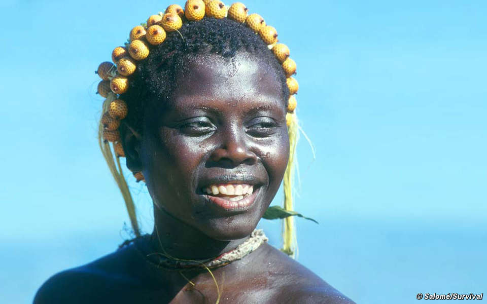 jarawa-woman_screen.jpg