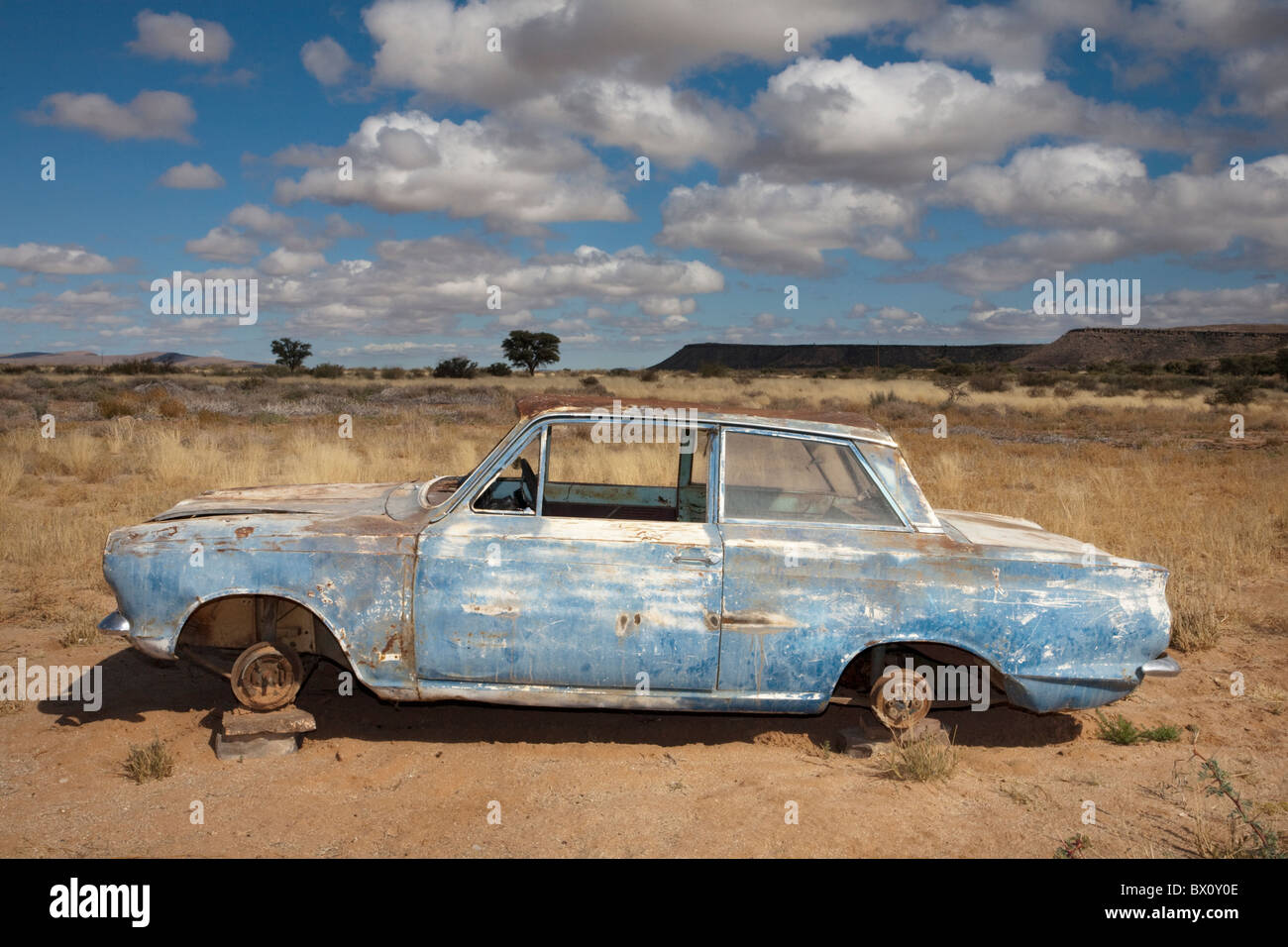 old-car-on-blocks-in-the-desert-namibia-BX0Y0E.jpg