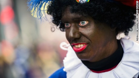 151109122703-black-pete-zwarte-piet-netherlands-dutch-tradition-large-169.jpg