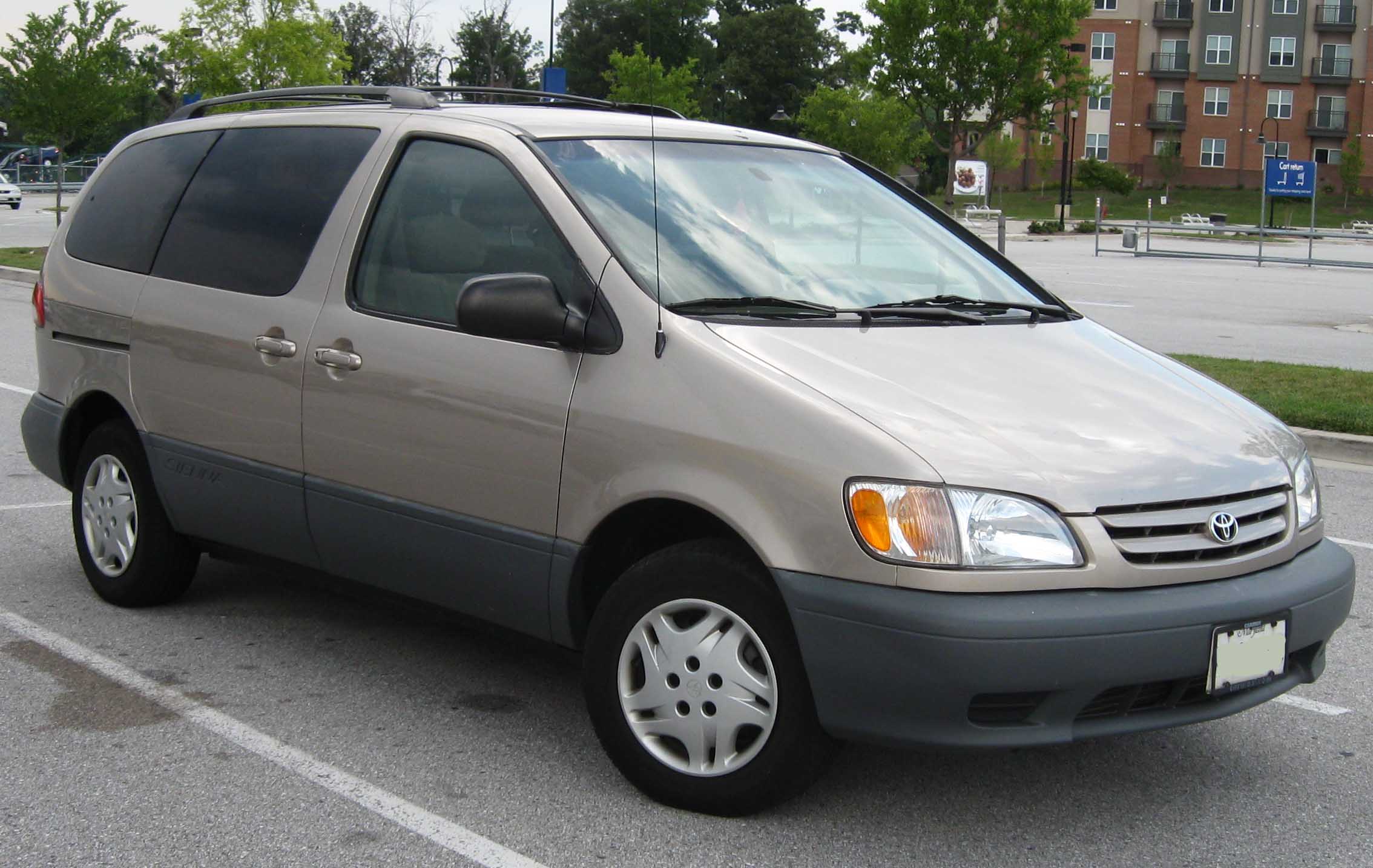 toyota-sienna-2003-2.jpg