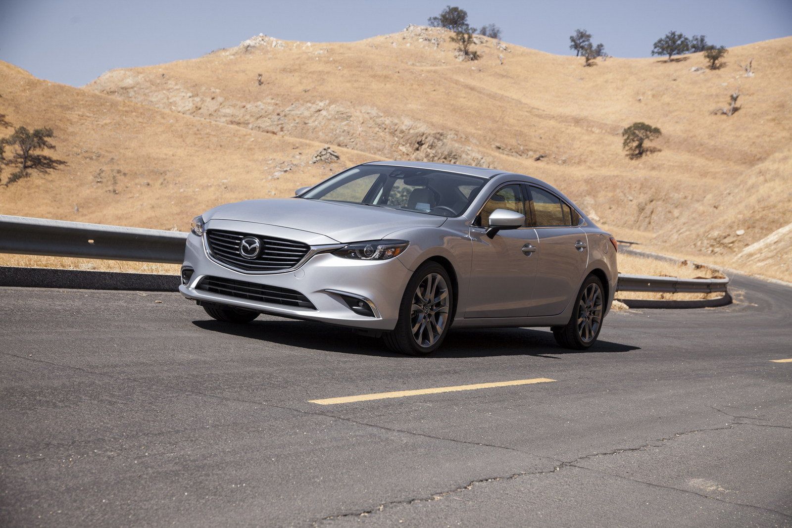 mazda6-3_1600x0w.jpg