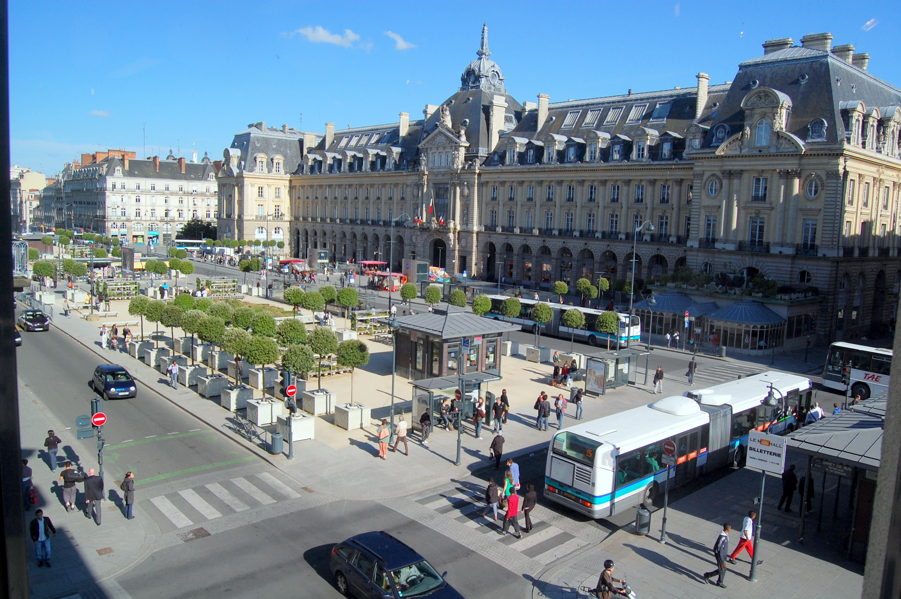 Rennes_place_de_la_R%C3%A9publique_DSC_4521.JPG