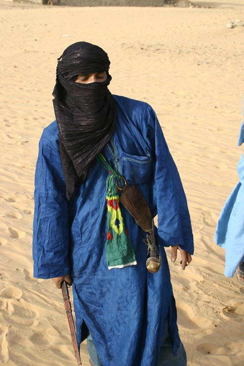 mali-tuareg-with-knife.jpg