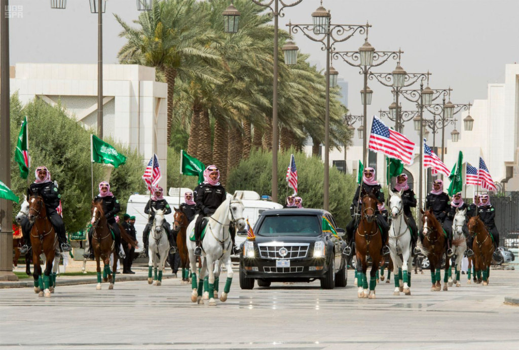 ss-170520-donald-trump-saudi-arabia-03_4708ec6308de17ad281e1227ab459599.nbcnews-ux-1024-900.jpg